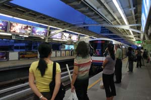 bts_silom.jpg